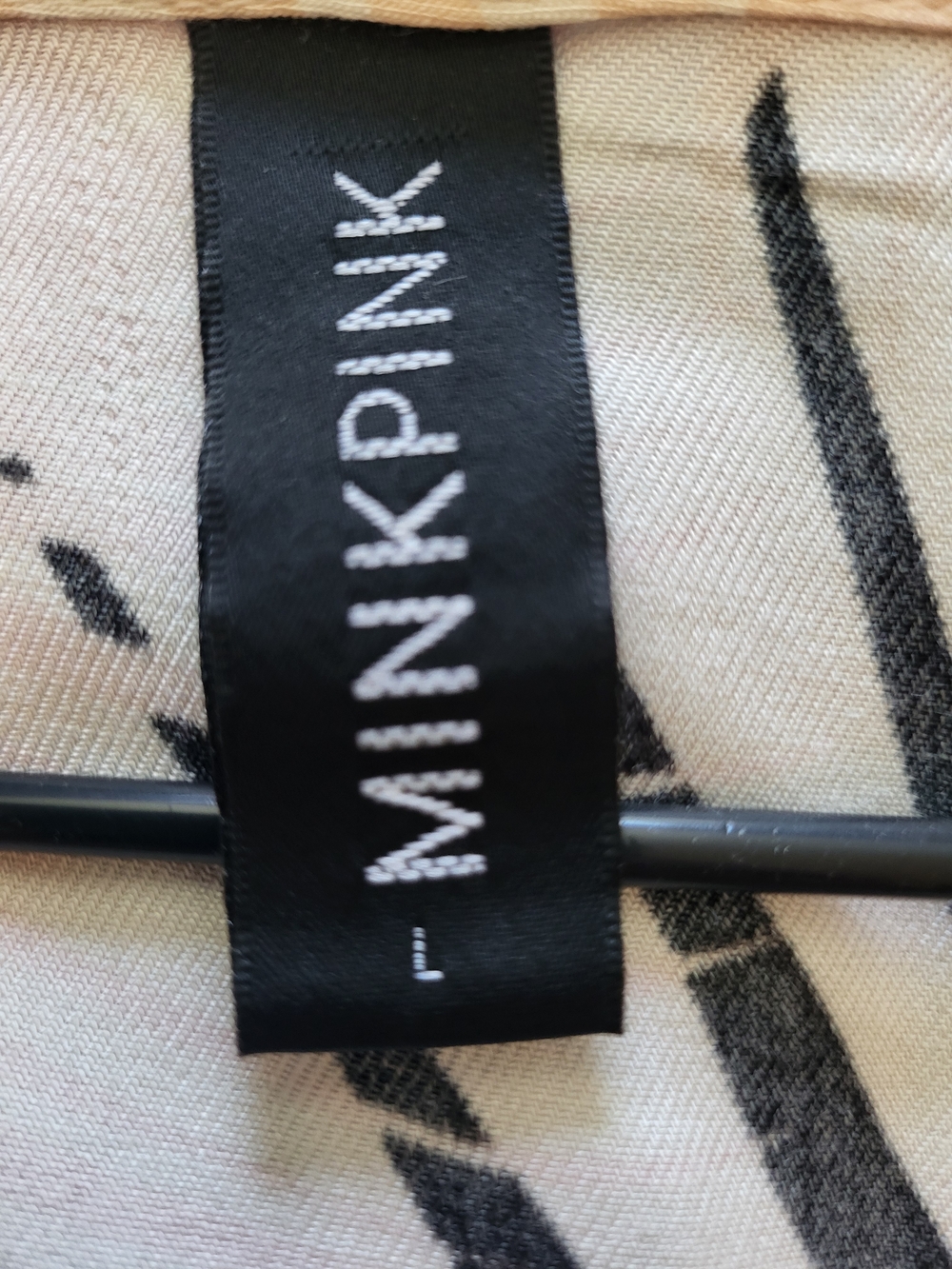 MINKPINK Lg Blush Maxi Dress with Black Palm Print - Picture 5 of 8